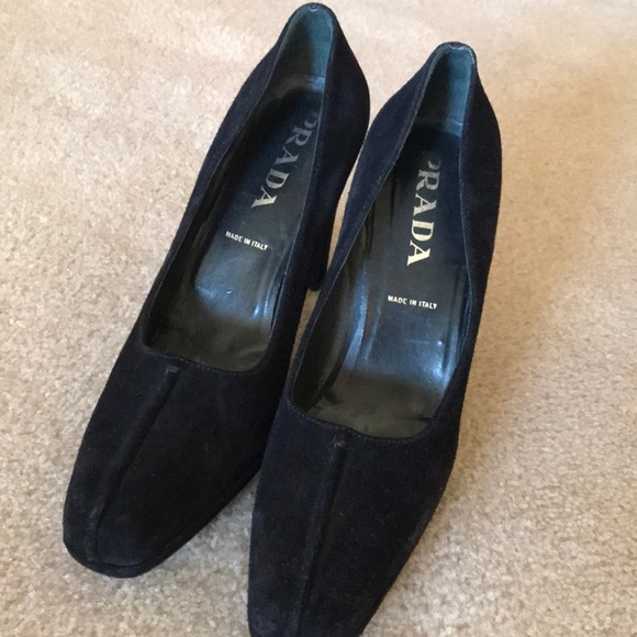 💕HP💕 Prada black suede high pumps Euro 37 1/2 - Picture 2 of 8